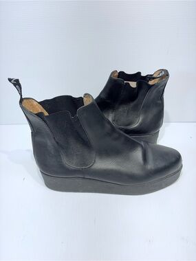 NO NAME Black Leather Wedge Platform Sole Chelsea Boots Side Goring - Size 6.5